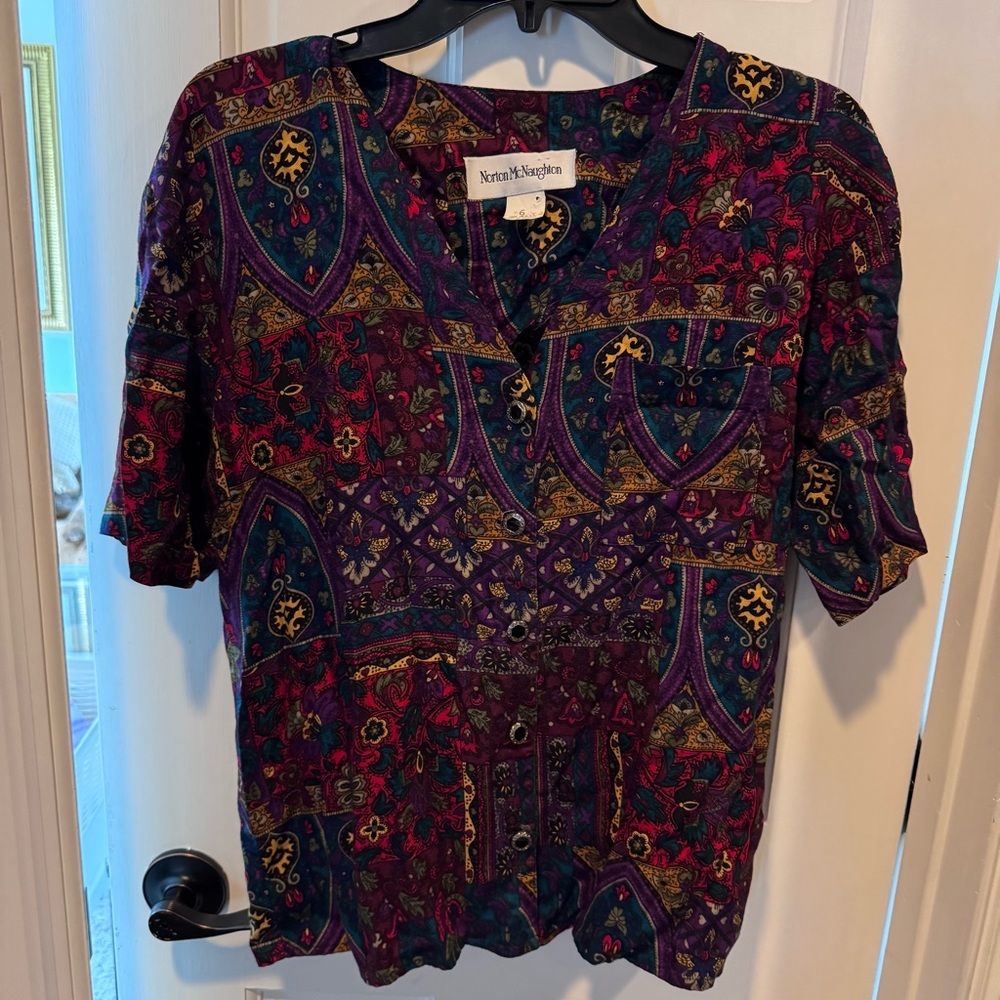 Vintage Norton McNaughton Purple and Red Paisley Button Down‎ Shirt